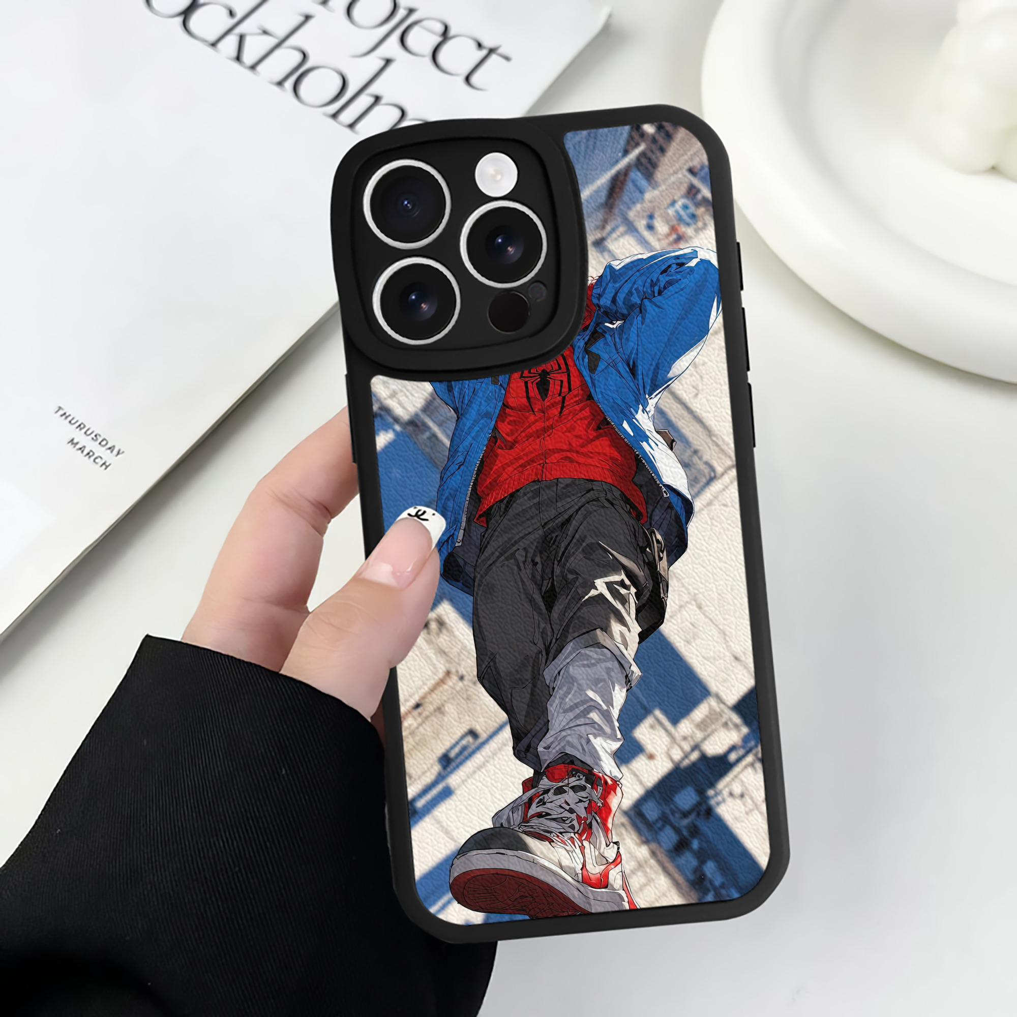 （画像用） Spider Man スパイダーマン 【iPhone 16シリーズ対応】シリコンスマホケース（レザー調） 材質：シリコン